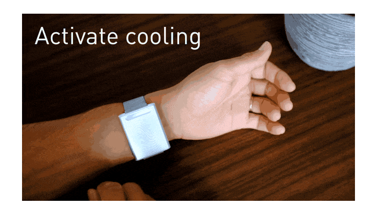 装着者にとって快適な気温を調節してくれるデバイス「Embr Wave」